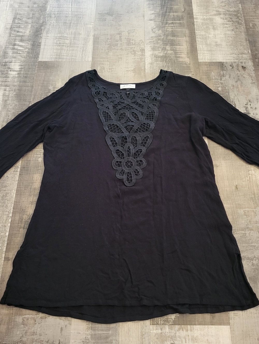 J Valdi Medium Swim Tunic Cover-Up Black Crochet Rayon 3/4 Sleeve Beach Coastal